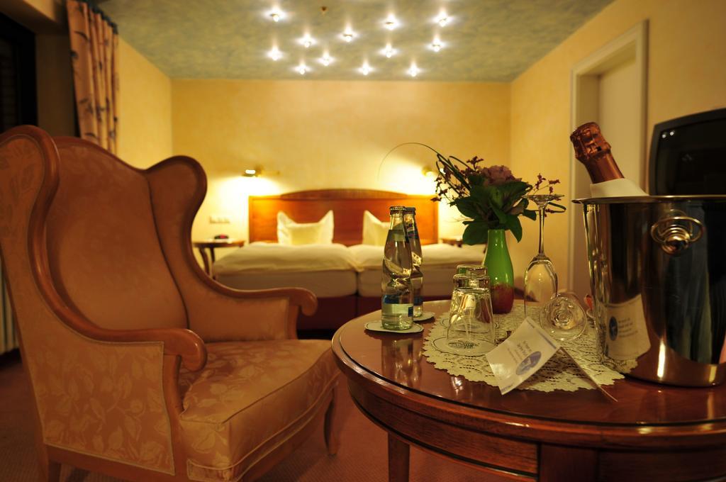 Flair Hotel Tannenhof Bad Wünnenberg Kamer foto