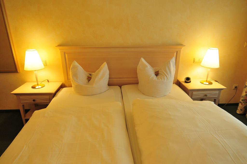 Flair Hotel Tannenhof Bad Wünnenberg Buitenkant foto